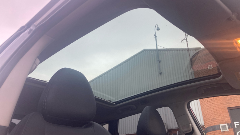 Nissan Qashqai 1.3 DiG-T 160 Tekna 5dr DCT Petrol Hatchback